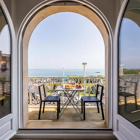 Balea Keyweek Seafront Duplex With Balcony Garage In Apartment Biarritz